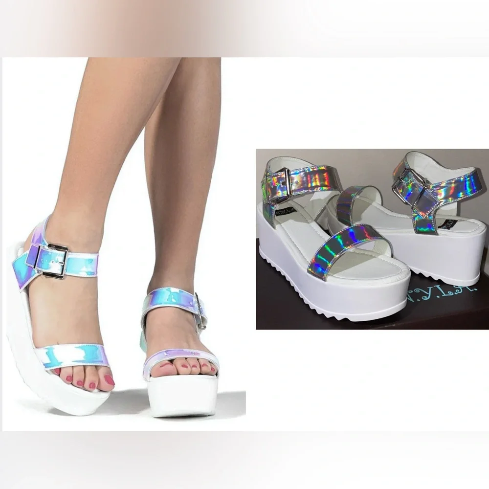 N.Y.L.A. Chunky sandals Platform Sandals silver holographic retro strappy shoe